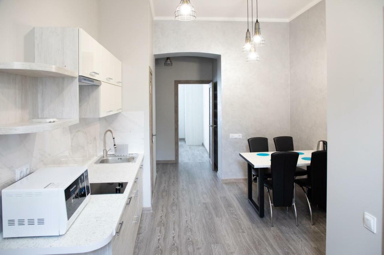Kit Apartament Apartment ลวีฟ ภายนอก รูปภาพ